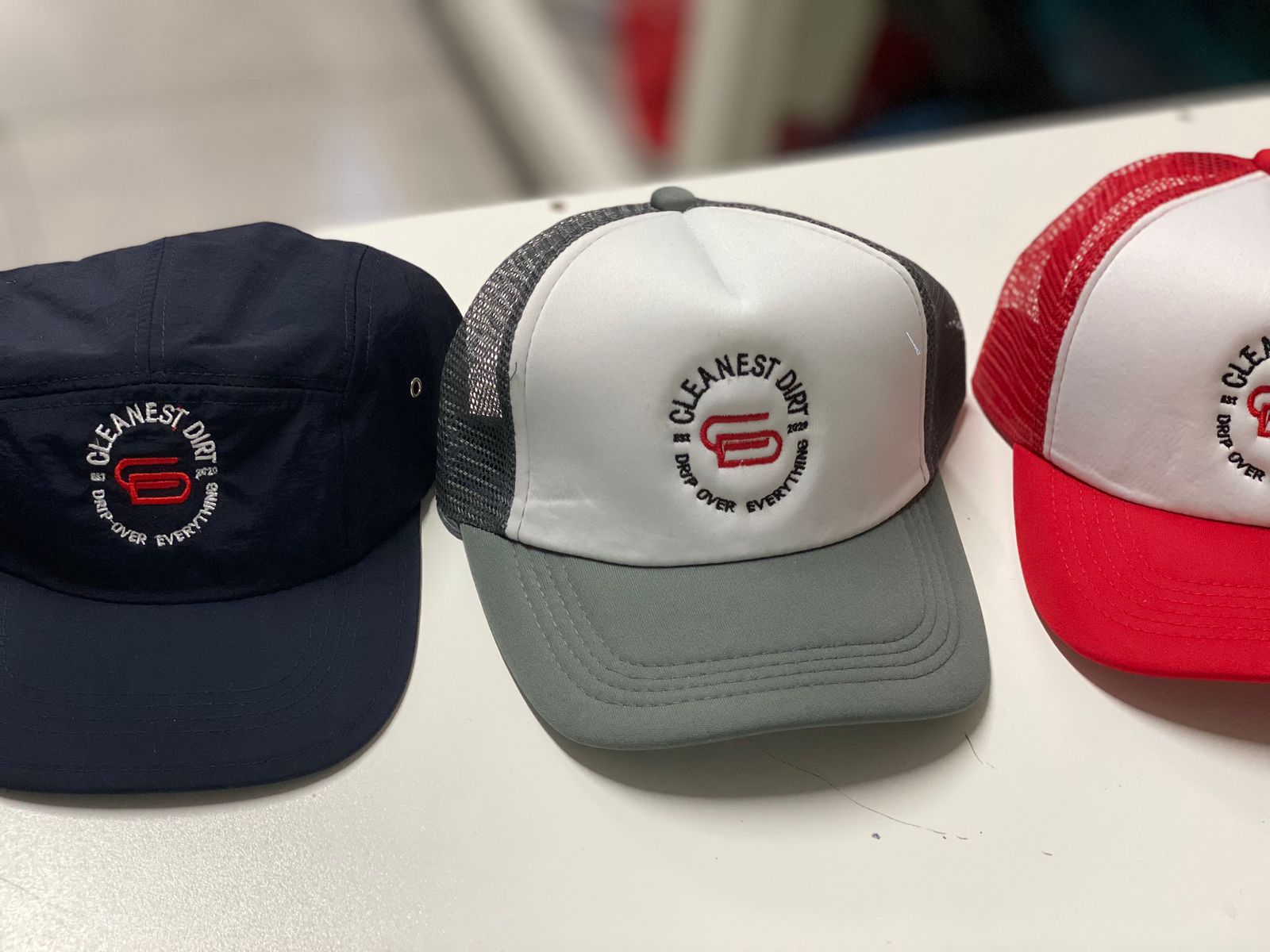 Caps